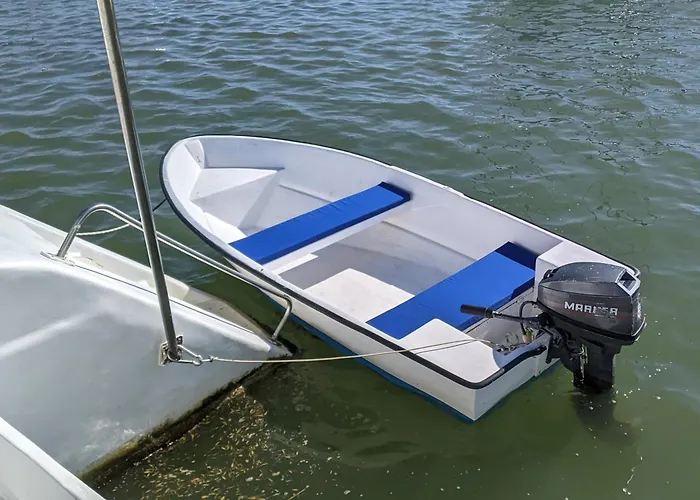 Catamaran Breakfast-brunch Included, Optional Lunch & Dinner Bådhotel *