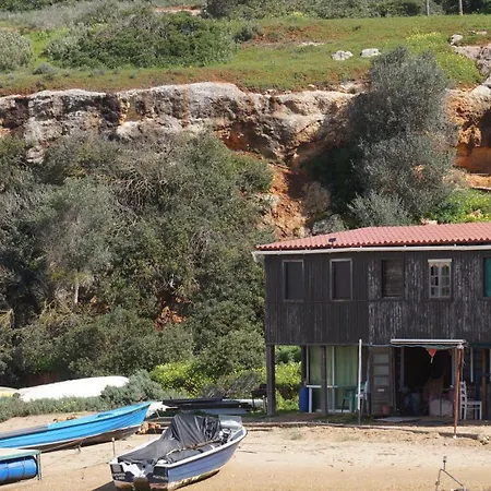 船上ホテル Catamaran Breakfast-brunch Included, Optional Lunch & Dinner