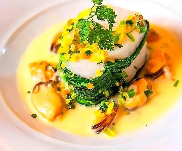 Catamaran Breakfast-brunch Included, Optional Lunch & Dinner 보트호텔